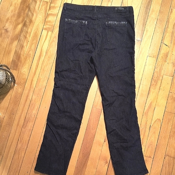 Simon Chang Black Denim Jeans With Black Leather Details On The Sides. Size 14. - Picture 8 of 13